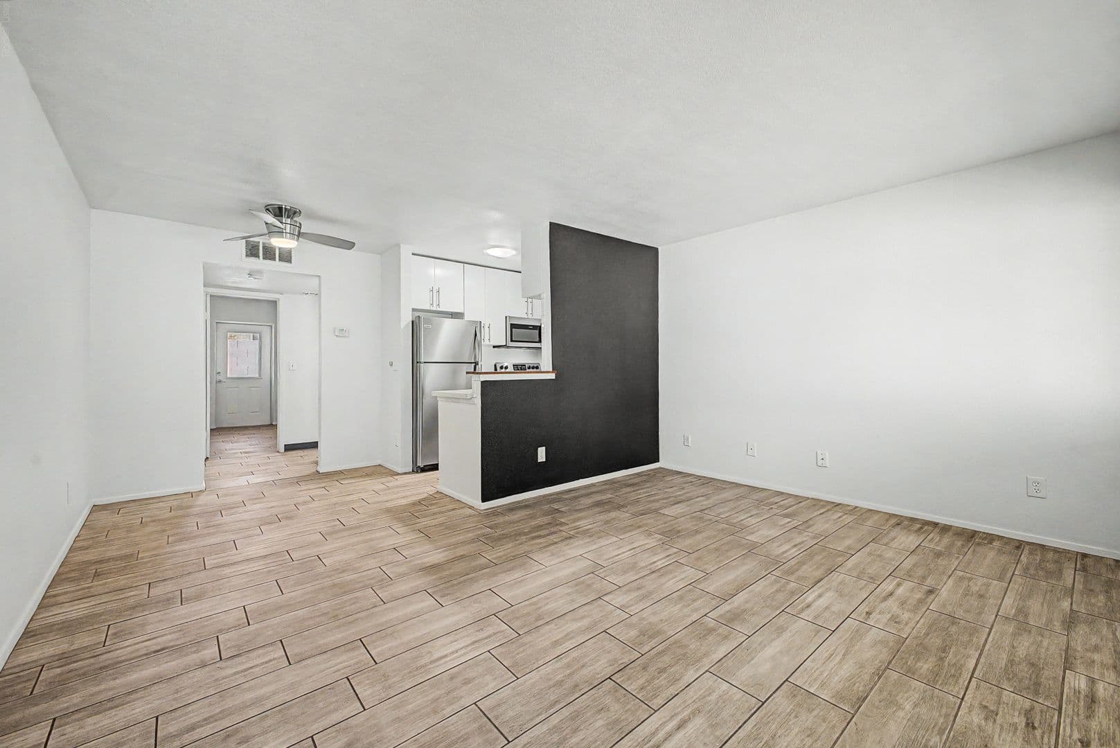 Phoenix Apartment: 1701 E. Cambridge Ave.