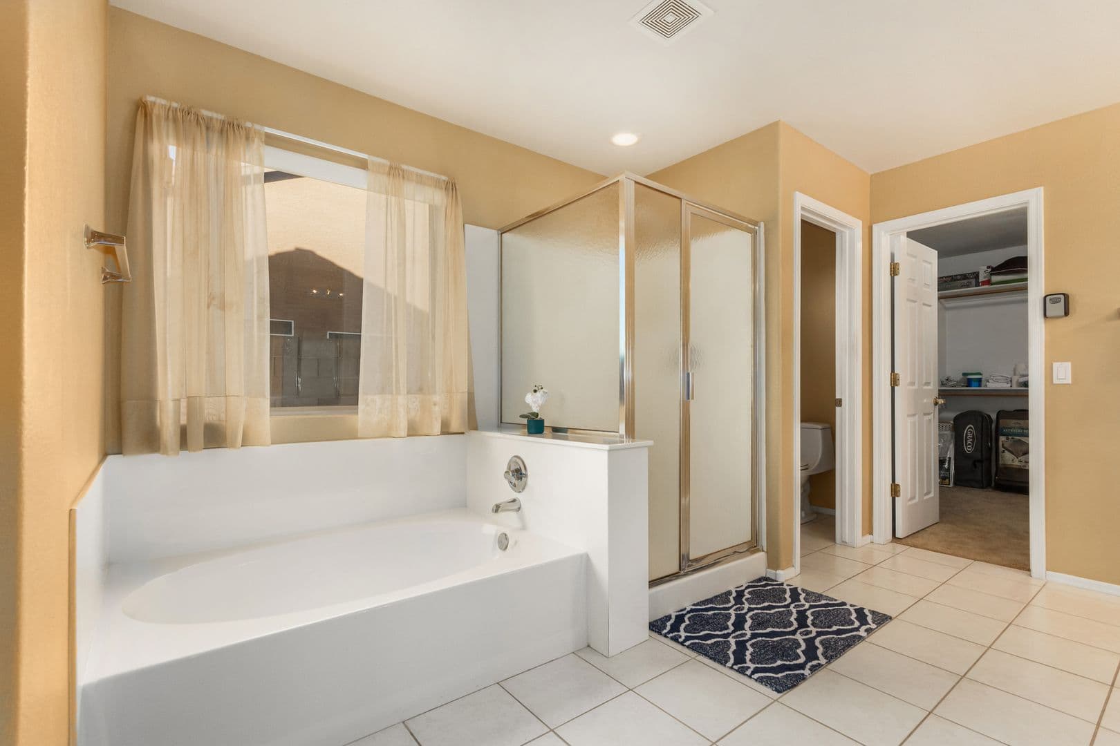 Peoria House: 8440 W Alex Ave