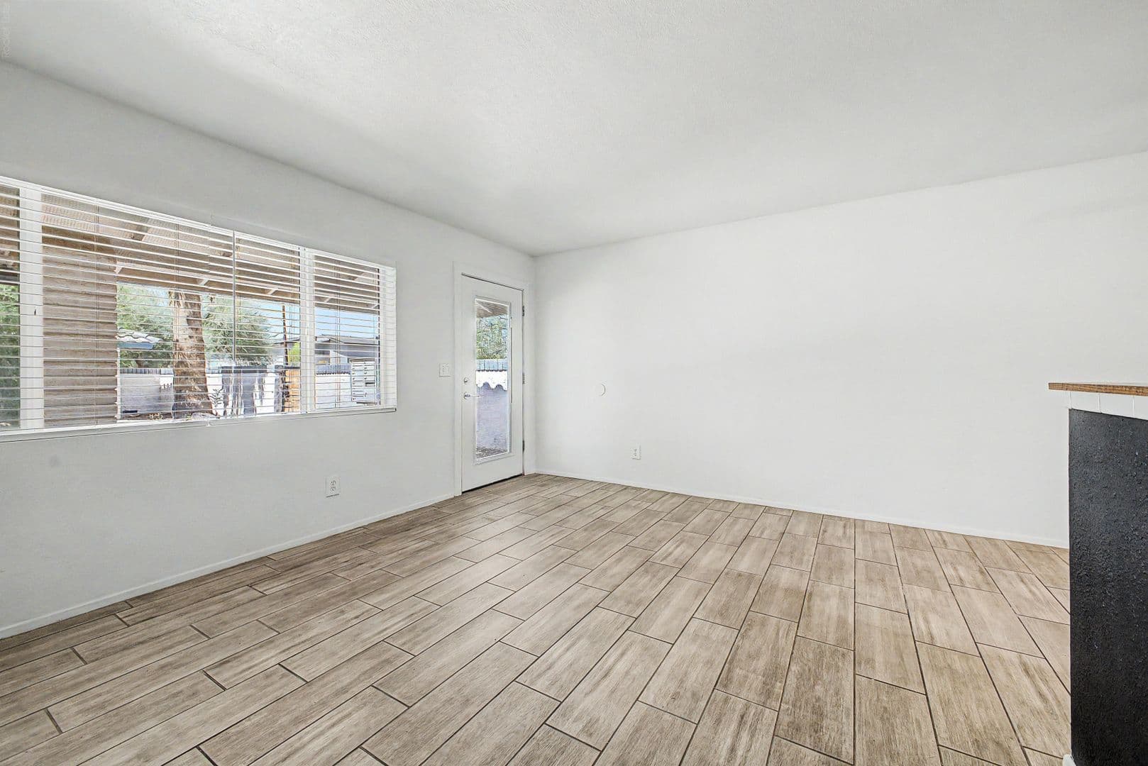Phoenix Apartment: 1701 E. Cambridge Ave.
