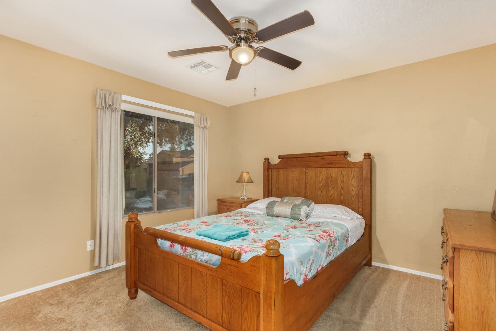 Peoria House: 8440 W Alex Ave