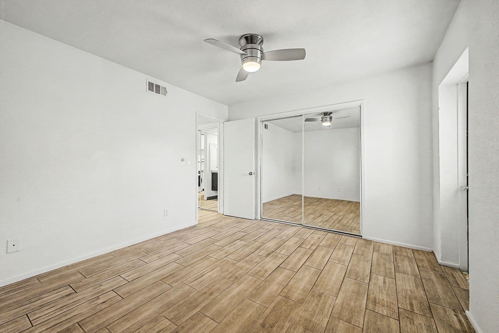Phoenix Apartment: 1701 E. Cambridge Ave.