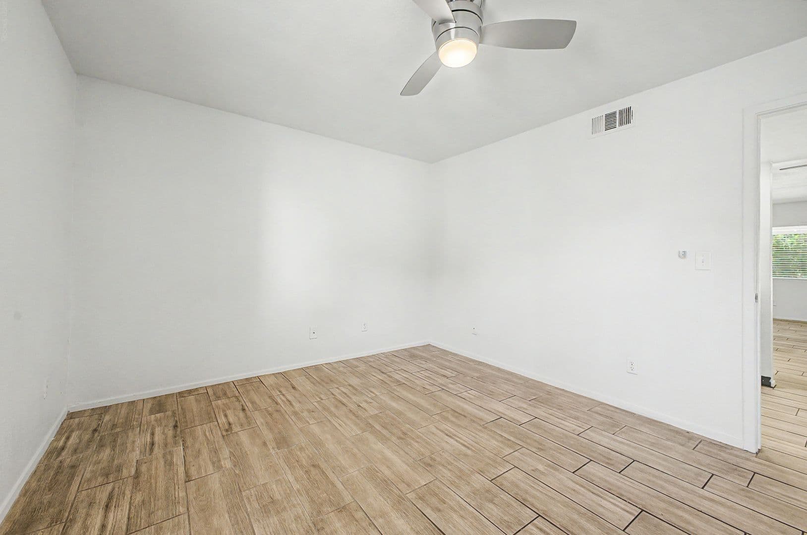 Phoenix Apartment: 1701 E. Cambridge Ave.