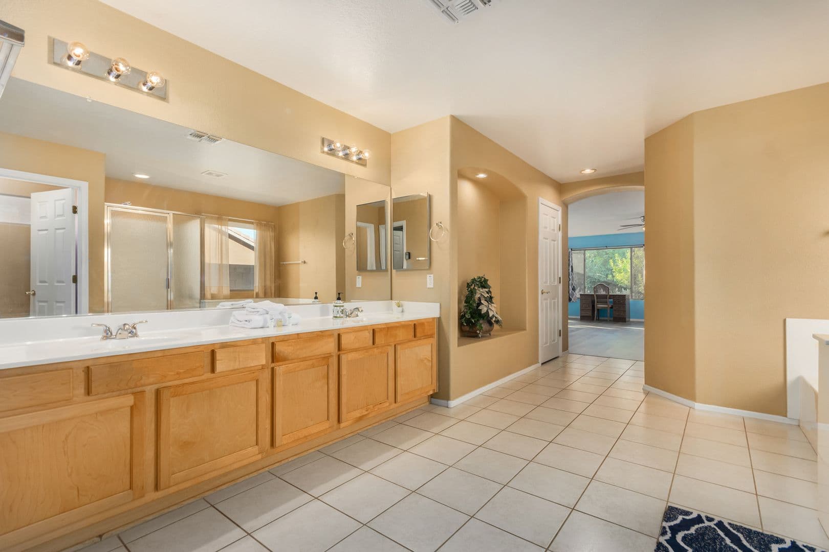 Peoria House: 8440 W Alex Ave