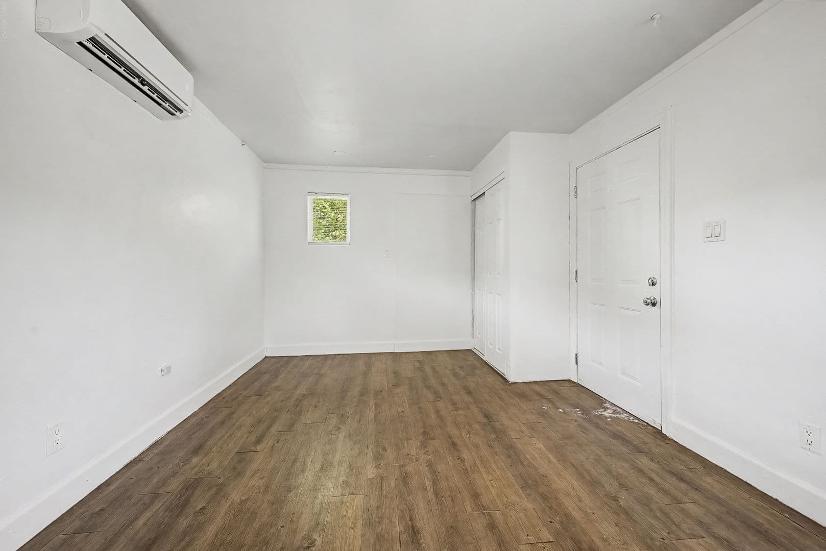 Phoenix Apartment: 1632 E. Cambridge Ave.