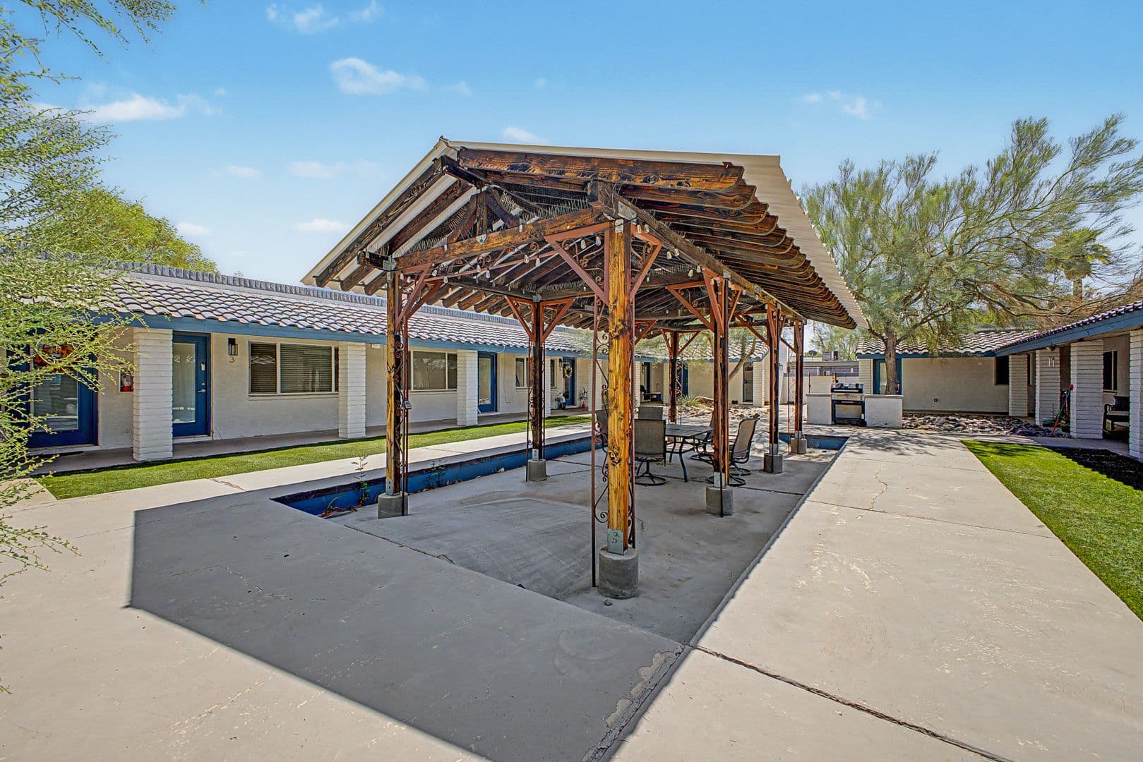 Phoenix Apartment: 1701 E. Cambridge Ave.