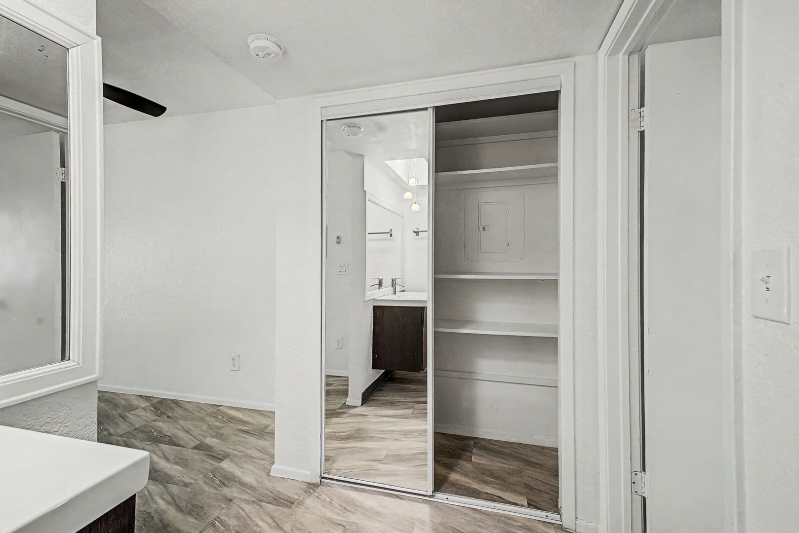 Phoenix Apartment: 1701 E. Cambridge Ave.