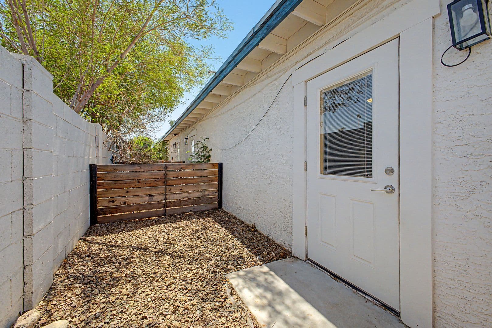 Phoenix Apartment: 1701 E. Cambridge Ave.