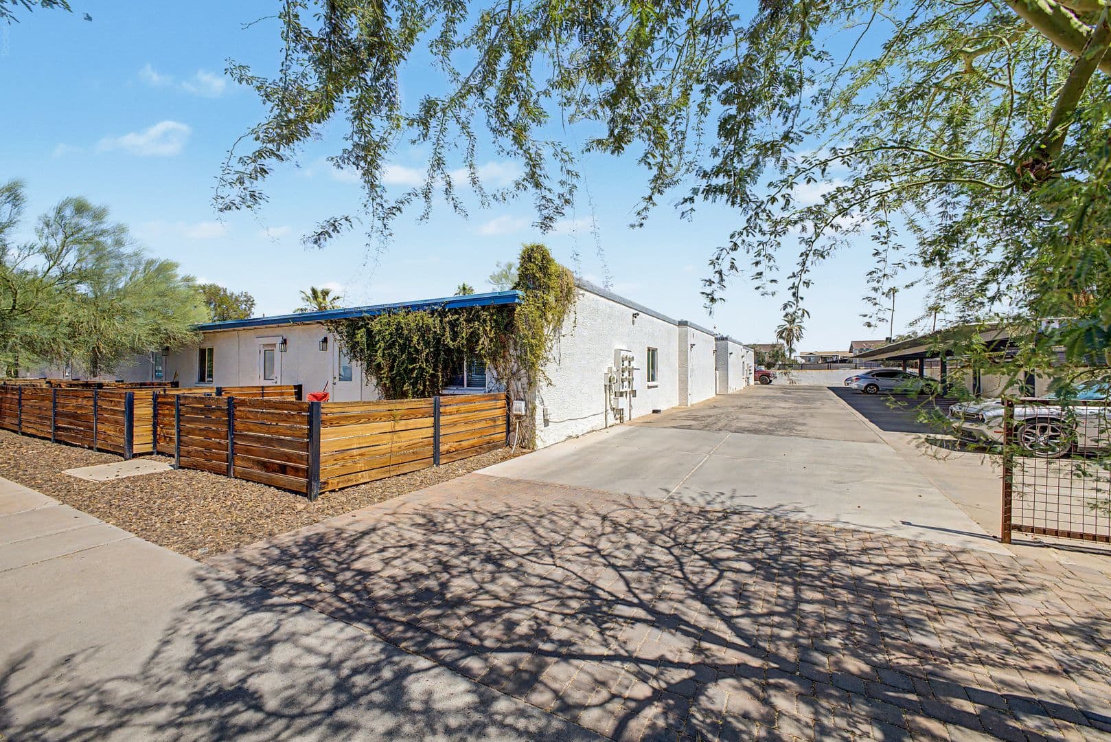 Phoenix Apartment: 1701 E. Cambridge Ave.