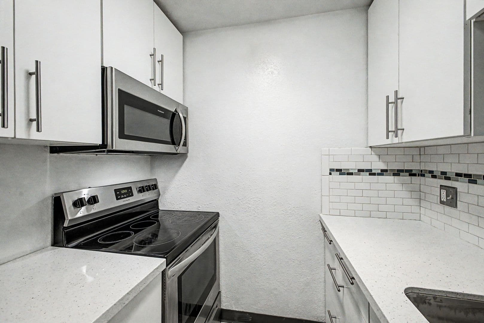 Phoenix Apartment: 1701 E. Cambridge Ave.