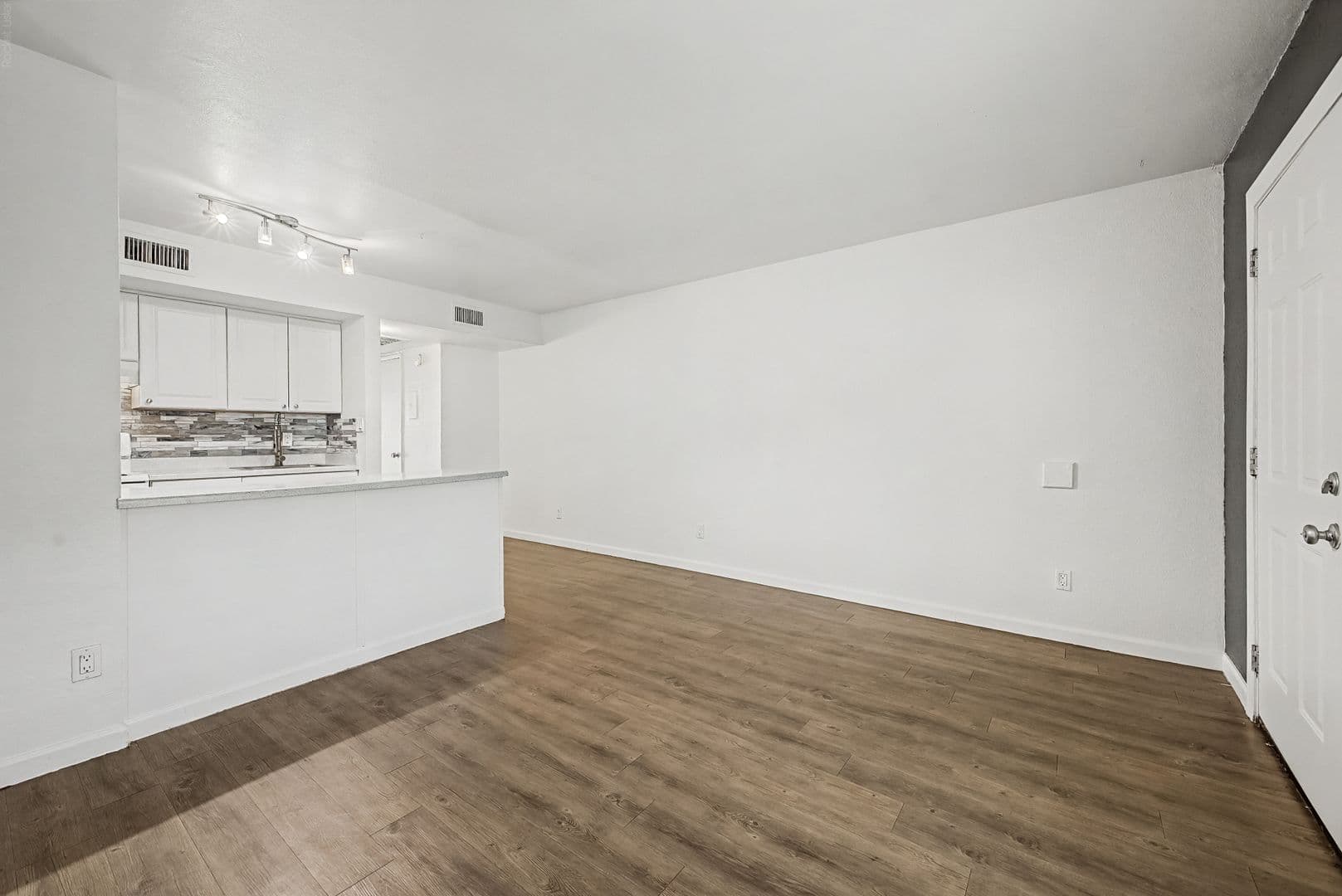 Phoenix Apartment: 1632 E. Cambridge Ave.