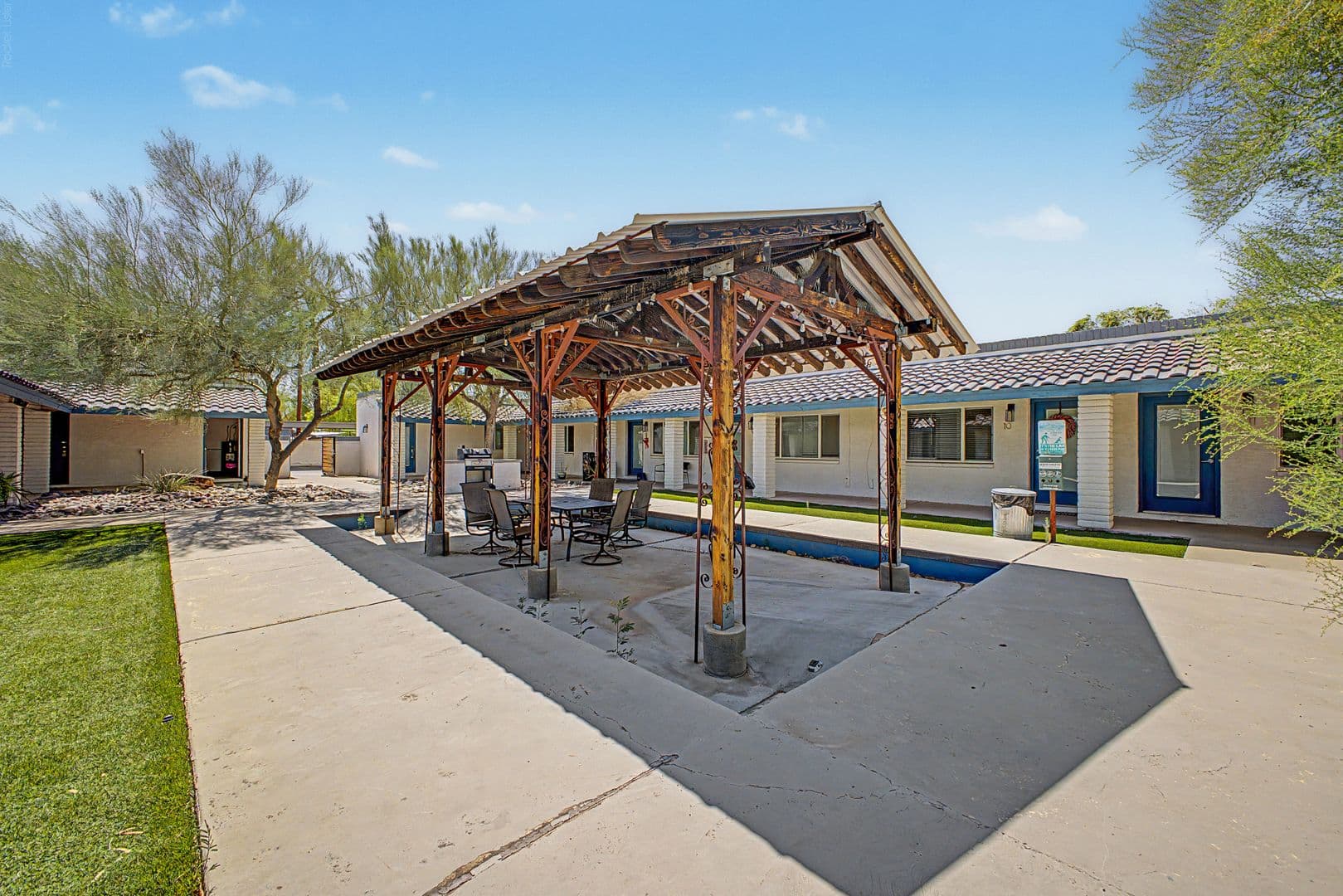 Phoenix Apartment: 1701 E. Cambridge Ave.
