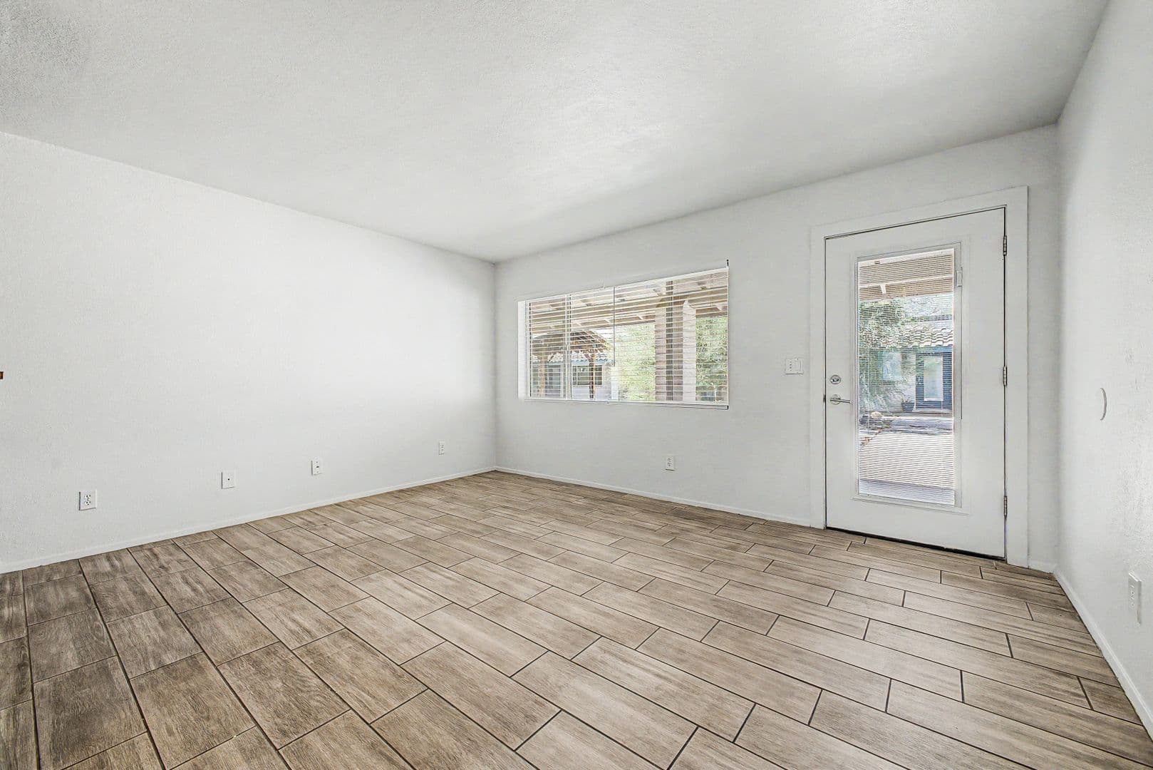 Phoenix Apartment: 1701 E. Cambridge Ave.