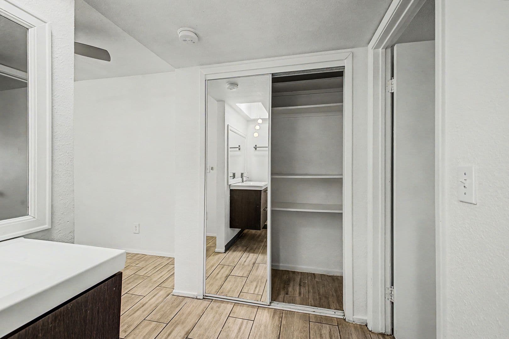 Phoenix Apartment: 1701 E. Cambridge Ave.