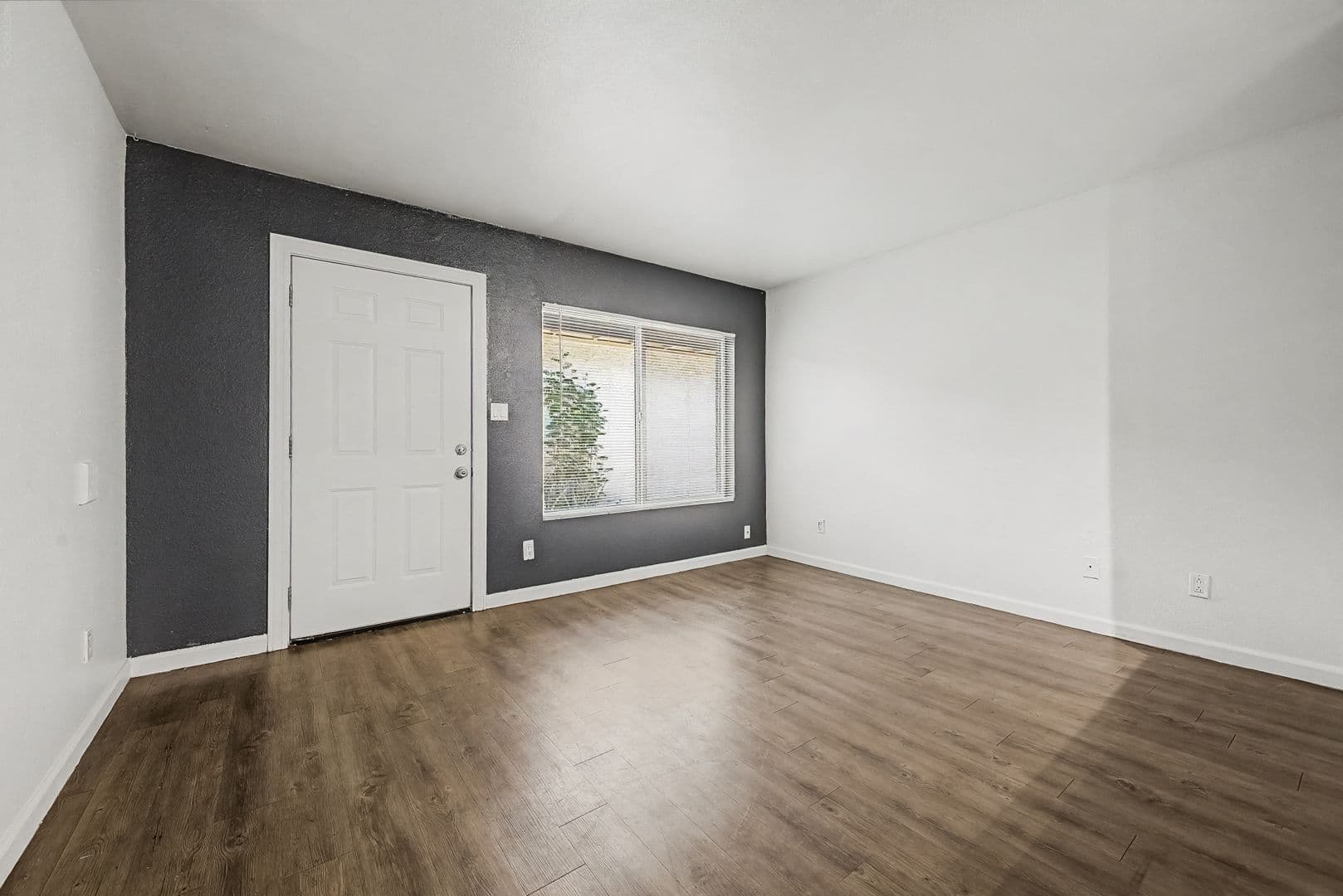 Phoenix Apartment: 1632 E. Cambridge Ave.