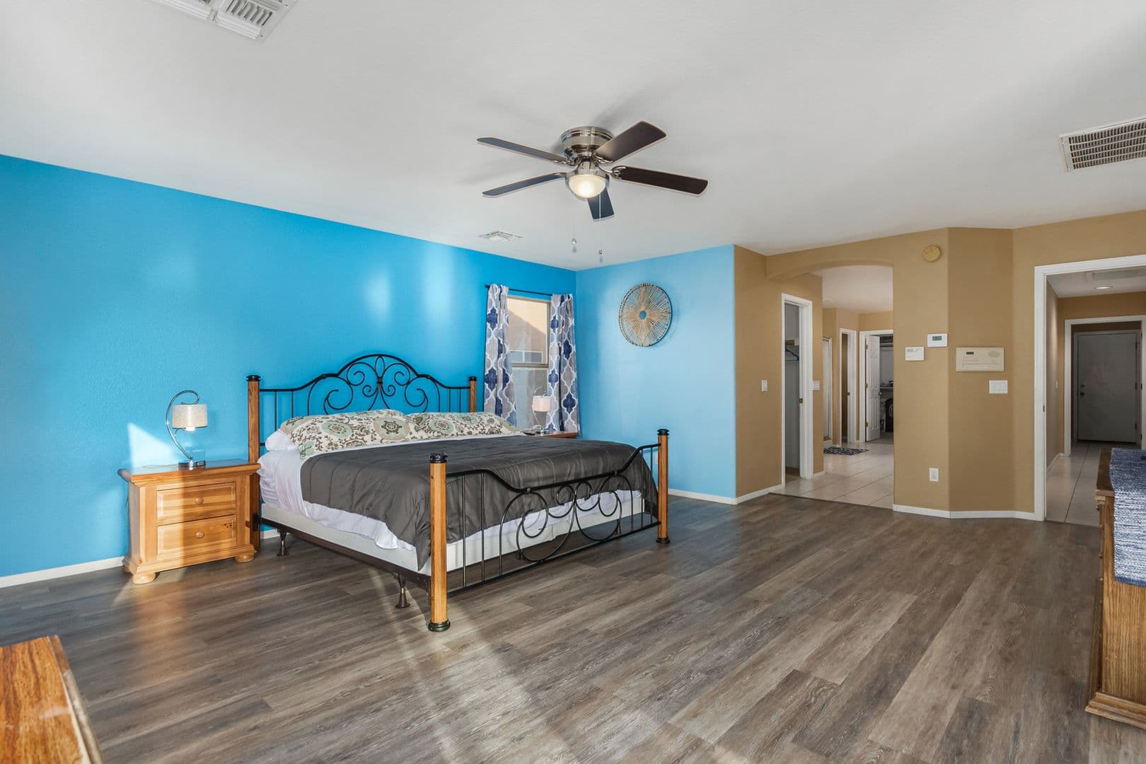 Peoria House: 8440 W Alex Ave
