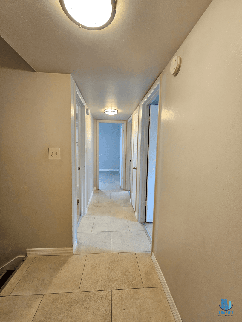 Tampa Apartment: 7610 W Powhatan Ave