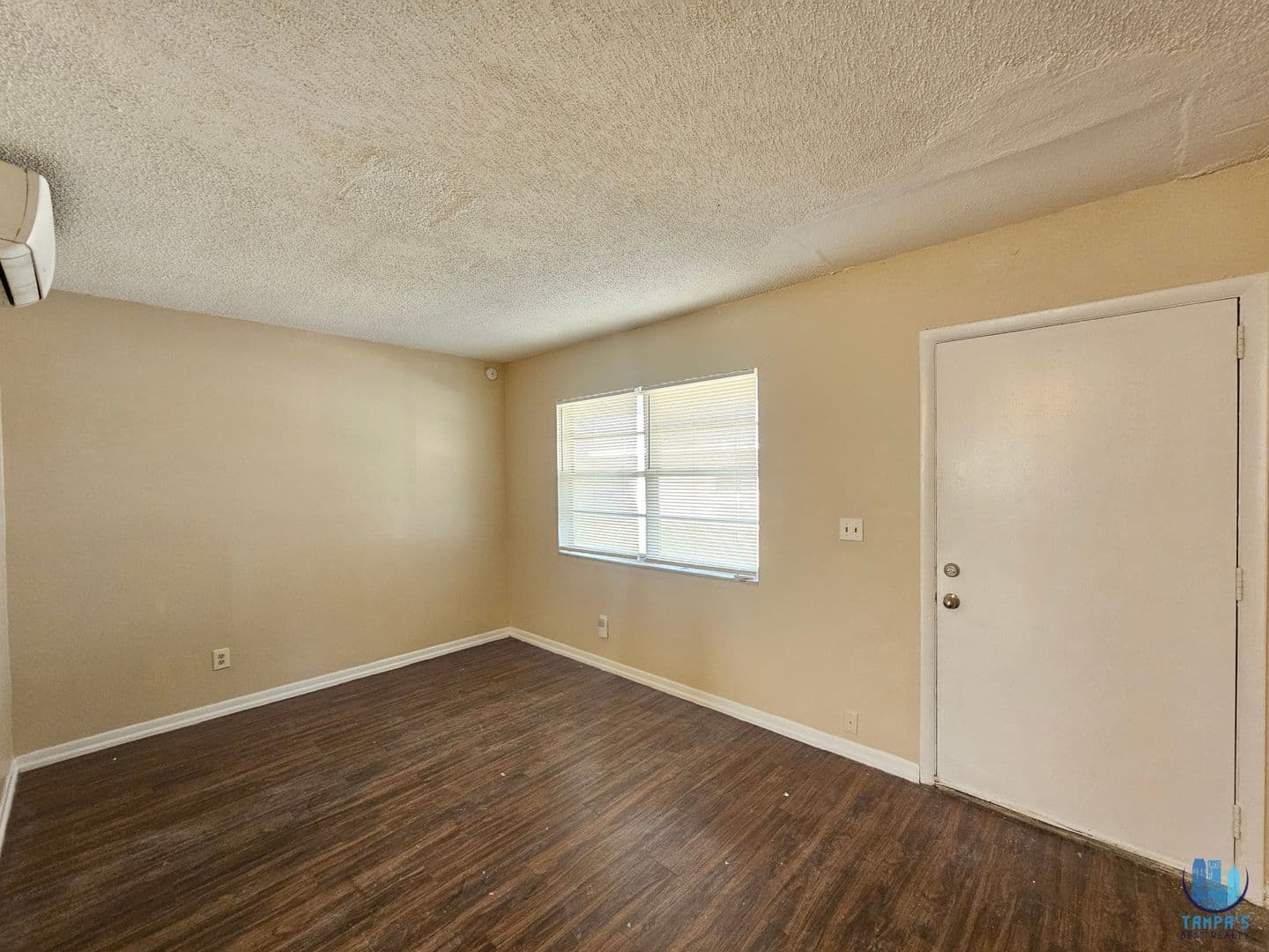 St Petersburg Apartment: 201 NW Jefferson Cir N