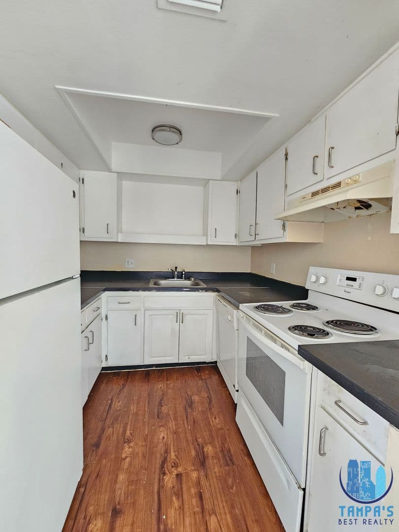 Tampa Apartment: 7611 Paula Dr