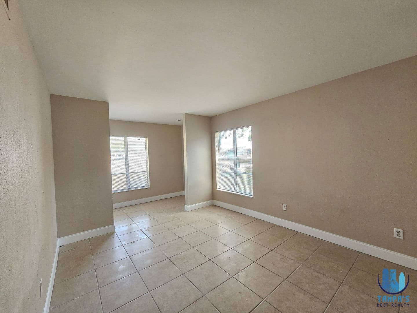 Tampa Apartment: 7602 W Powhatan Ave