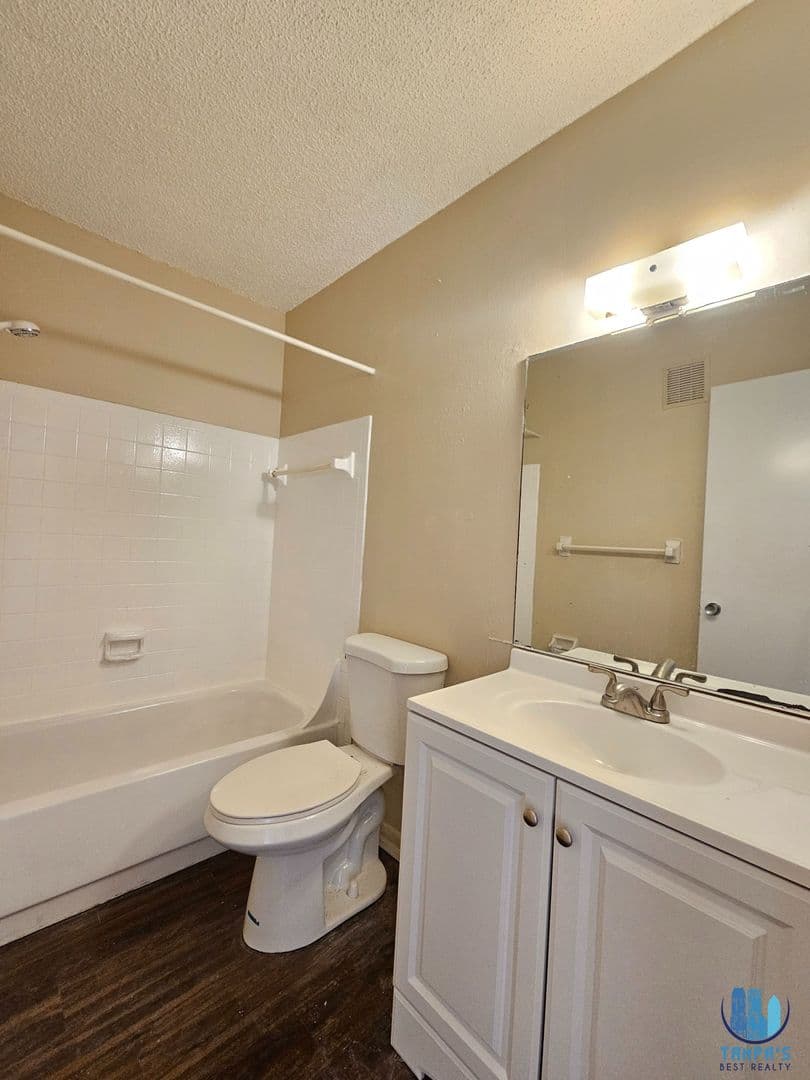 St Petersburg Apartment: 201 NW Jefferson Cir N