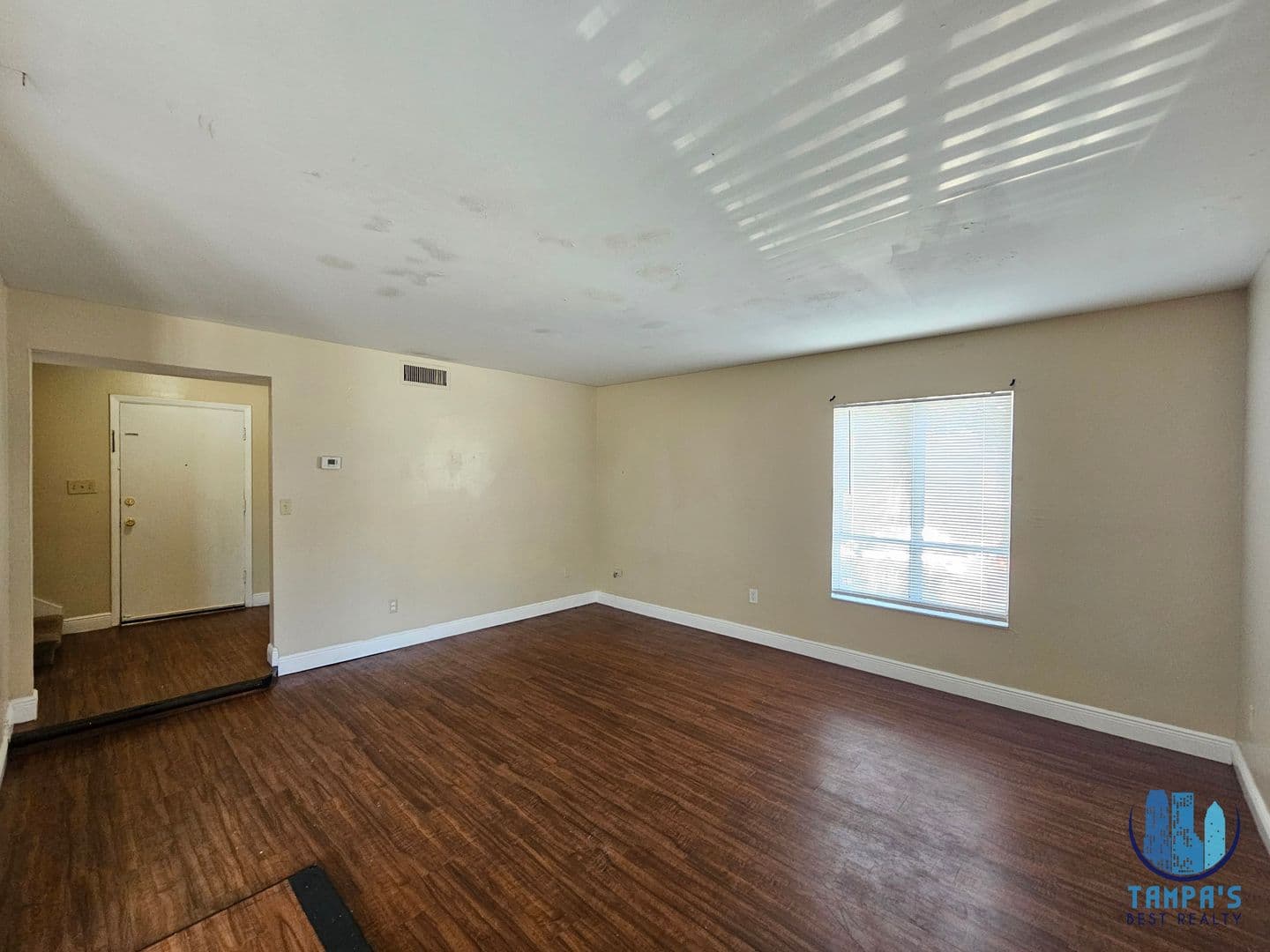 Tampa Apartment: 7602 W Powhatan Ave