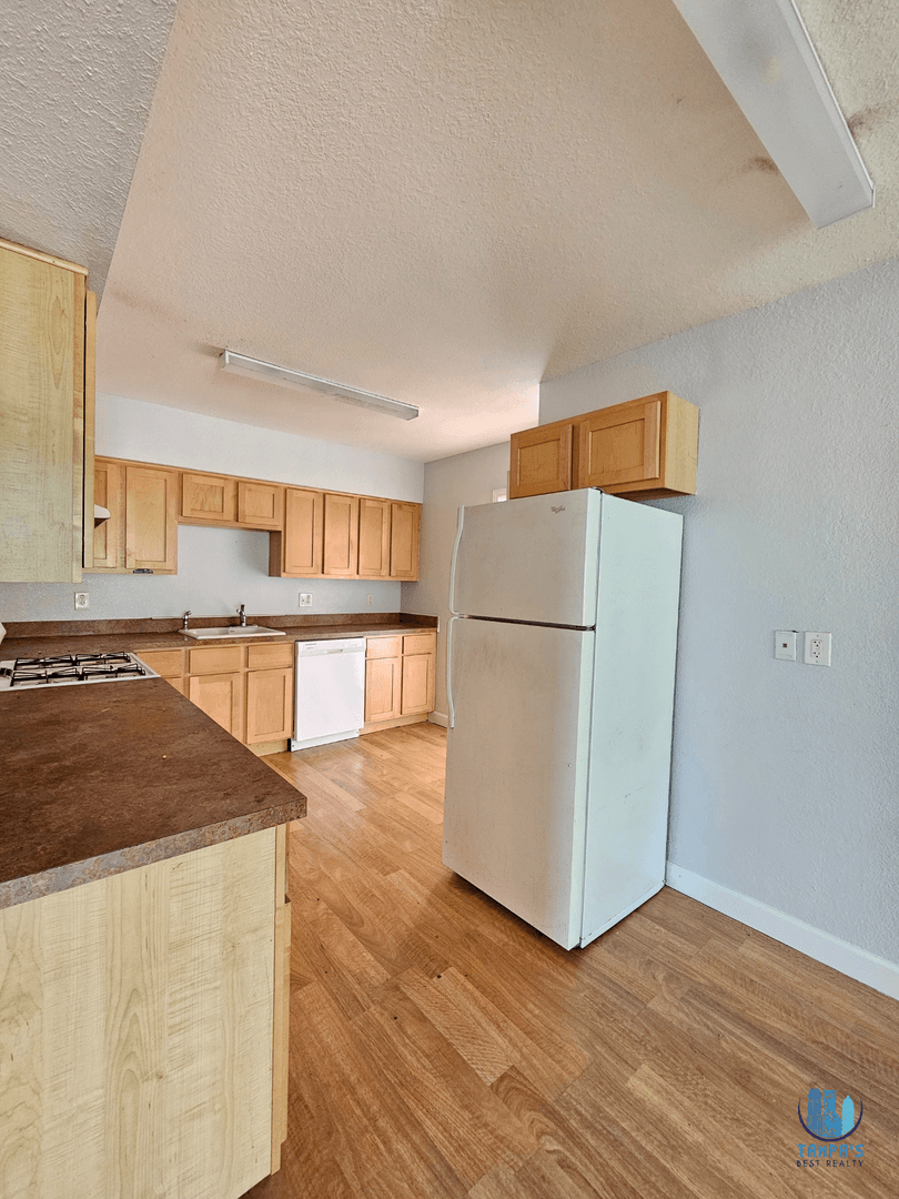 Clearwater Apartment: 1355 Drew St