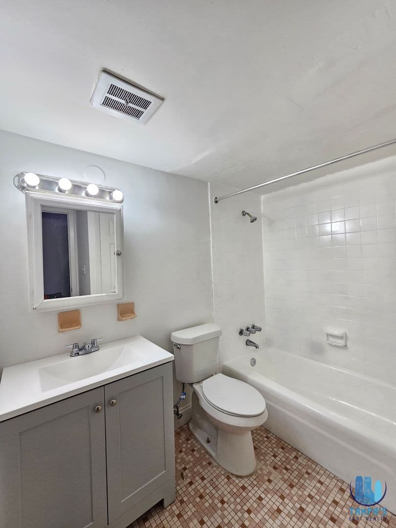 Tampa Apartment: 7611 Paula Dr