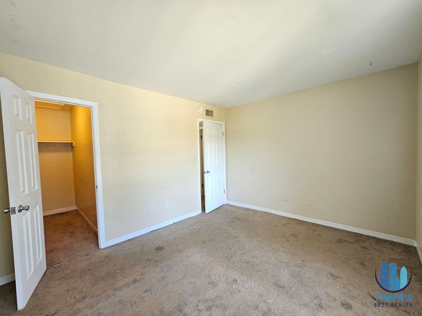 Tampa Apartment: 7602 W Powhatan Ave