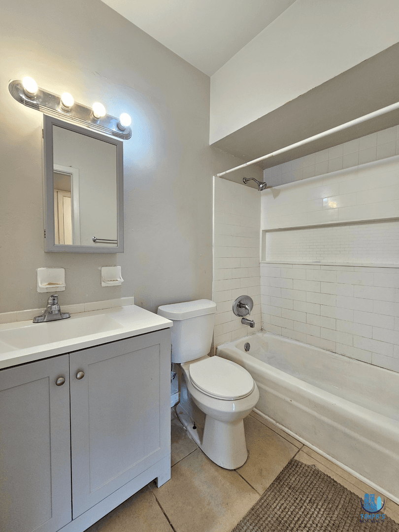 Tampa Apartment: 7610 W Powhatan Ave