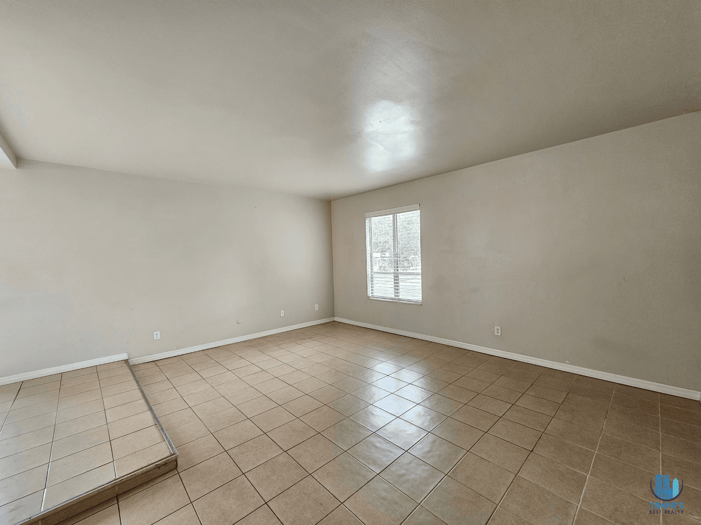 Tampa Apartment: 7610 W Powhatan Ave
