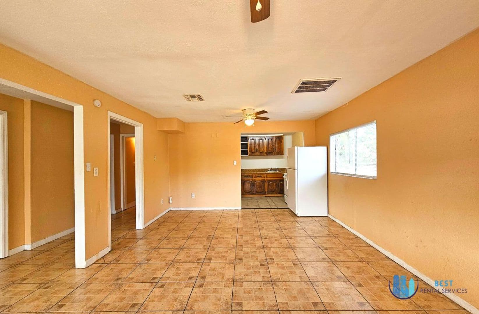 Lakeland House: 832 N Combee Rd