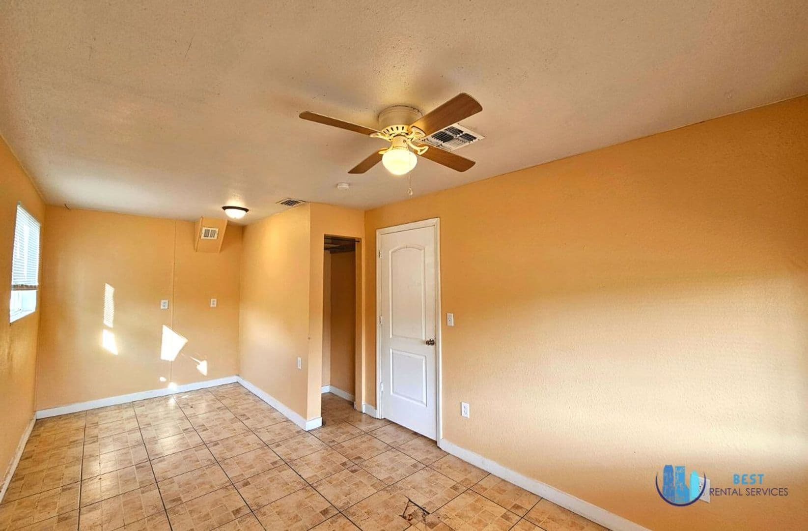 Lakeland House: 832 N Combee Rd