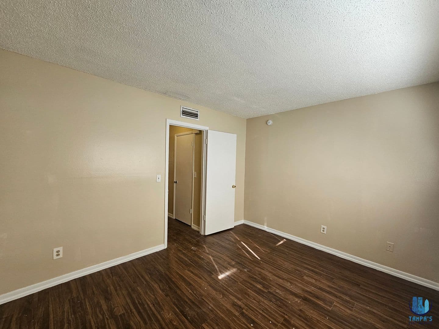 St Petersburg Apartment: 201 NW Jefferson Cir N