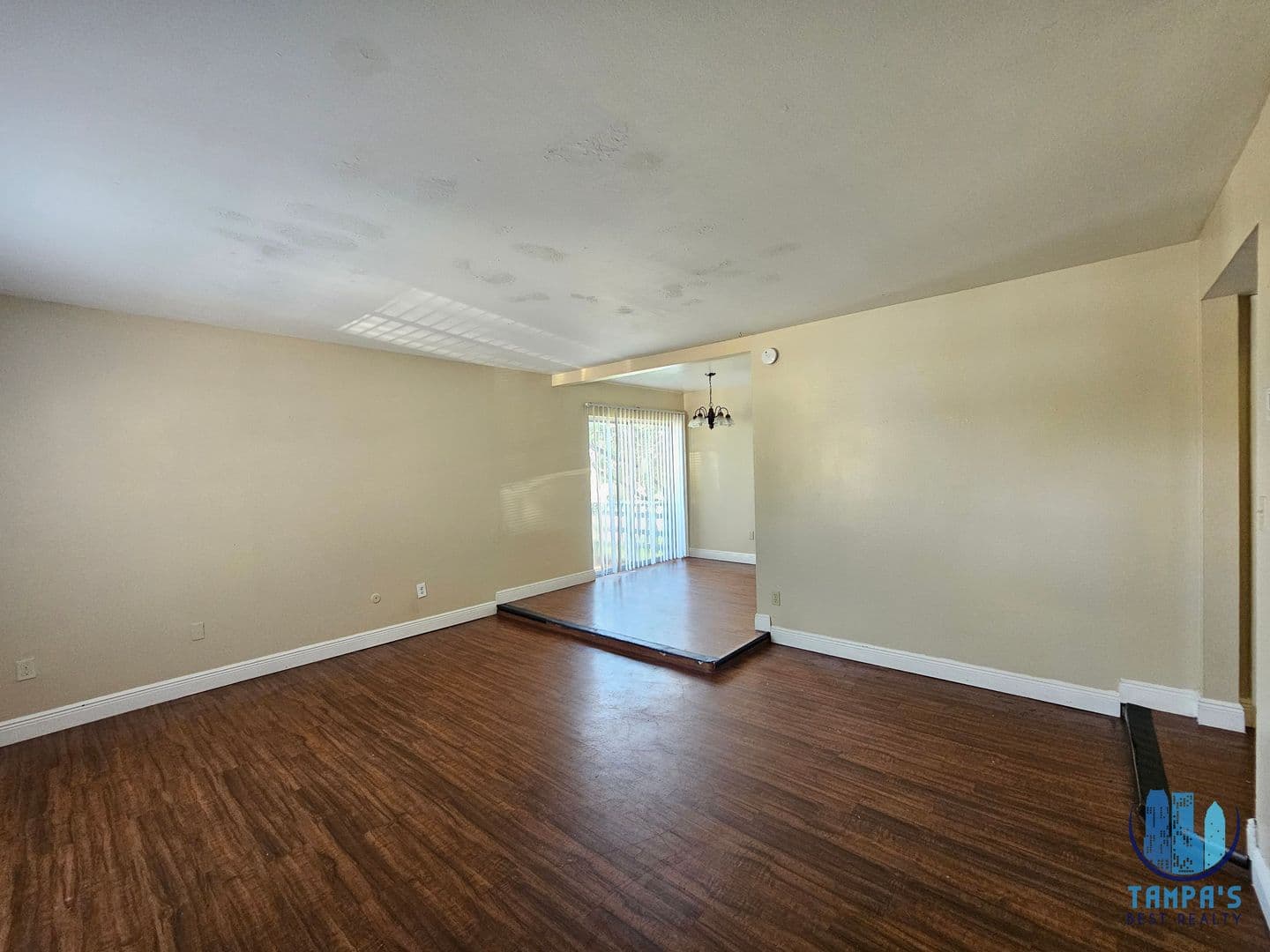 Tampa Apartment: 7602 W Powhatan Ave