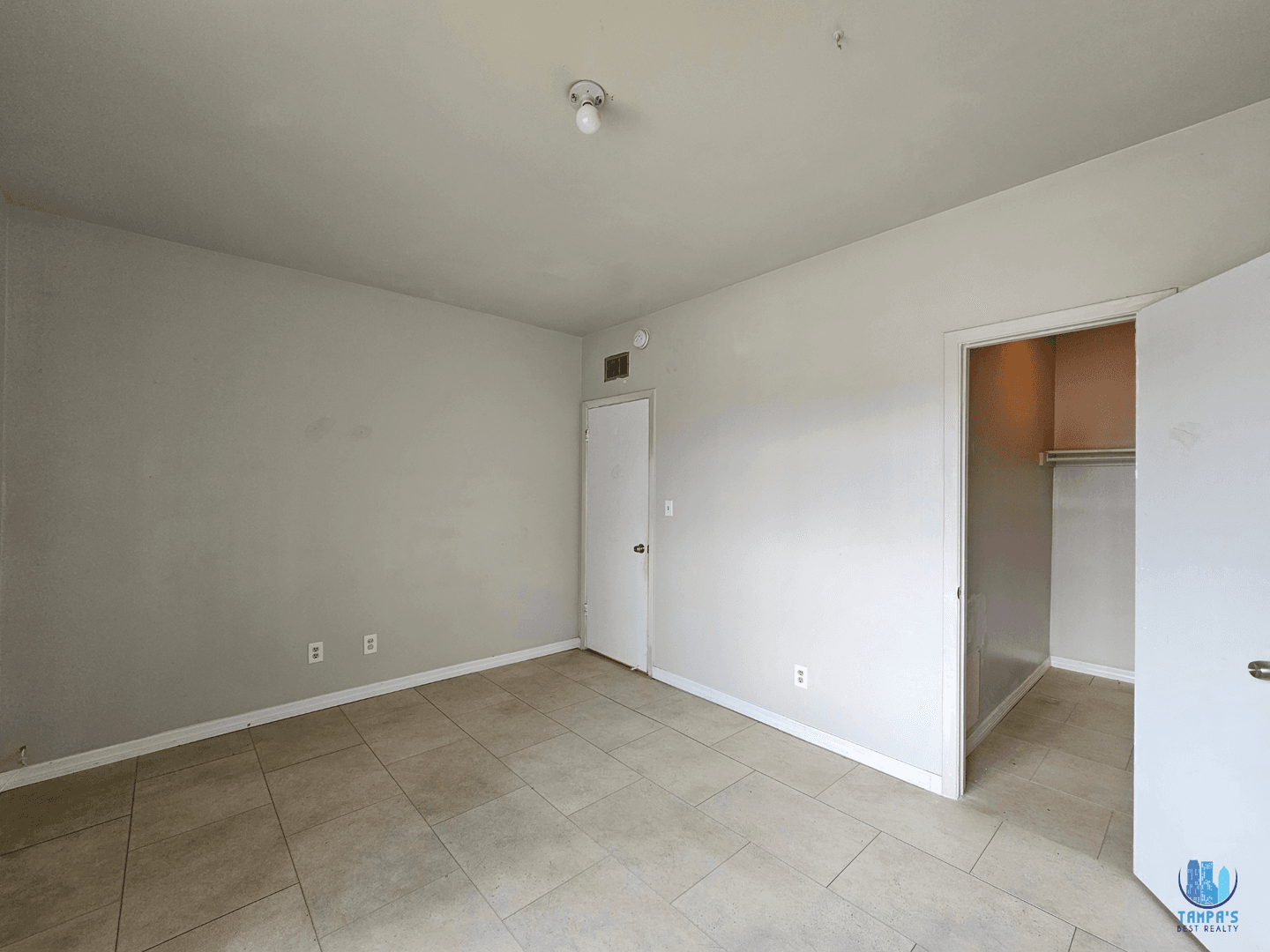 Tampa Apartment: 7610 W Powhatan Ave