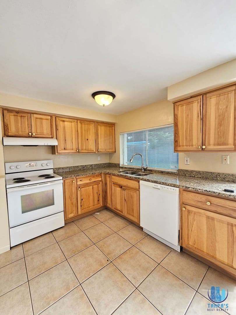 New Port Richey House: 4332 Newbury Dr.