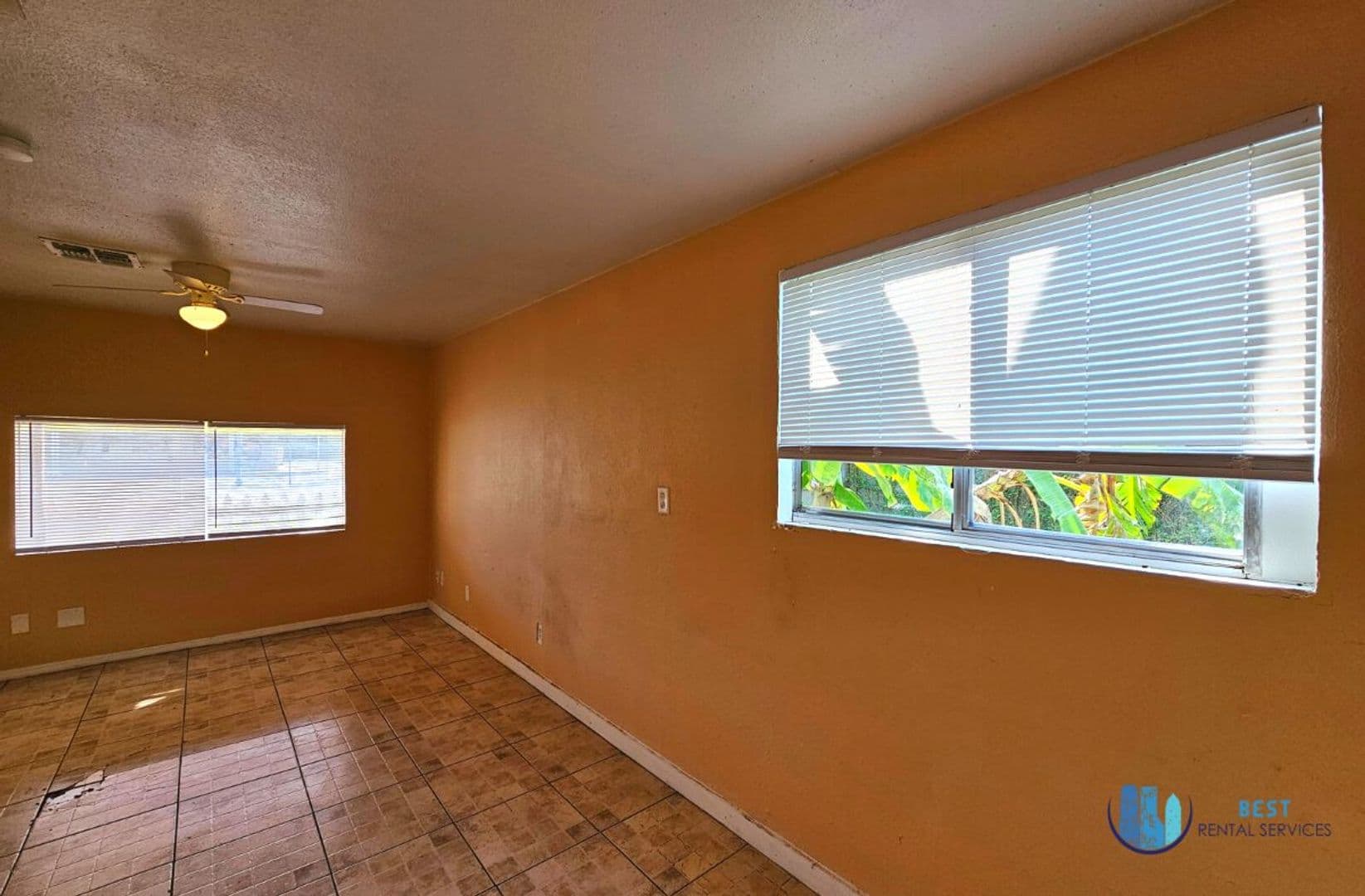 Lakeland House: 832 N Combee Rd