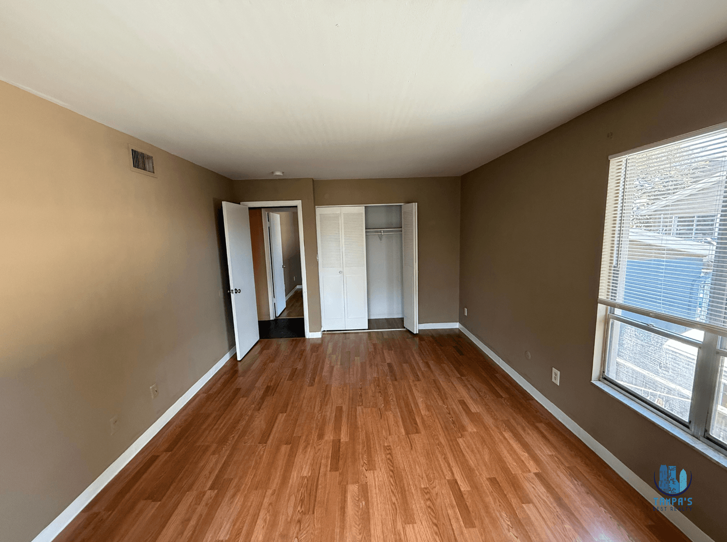 Tampa Apartment: 7610 W Powhatan Ave