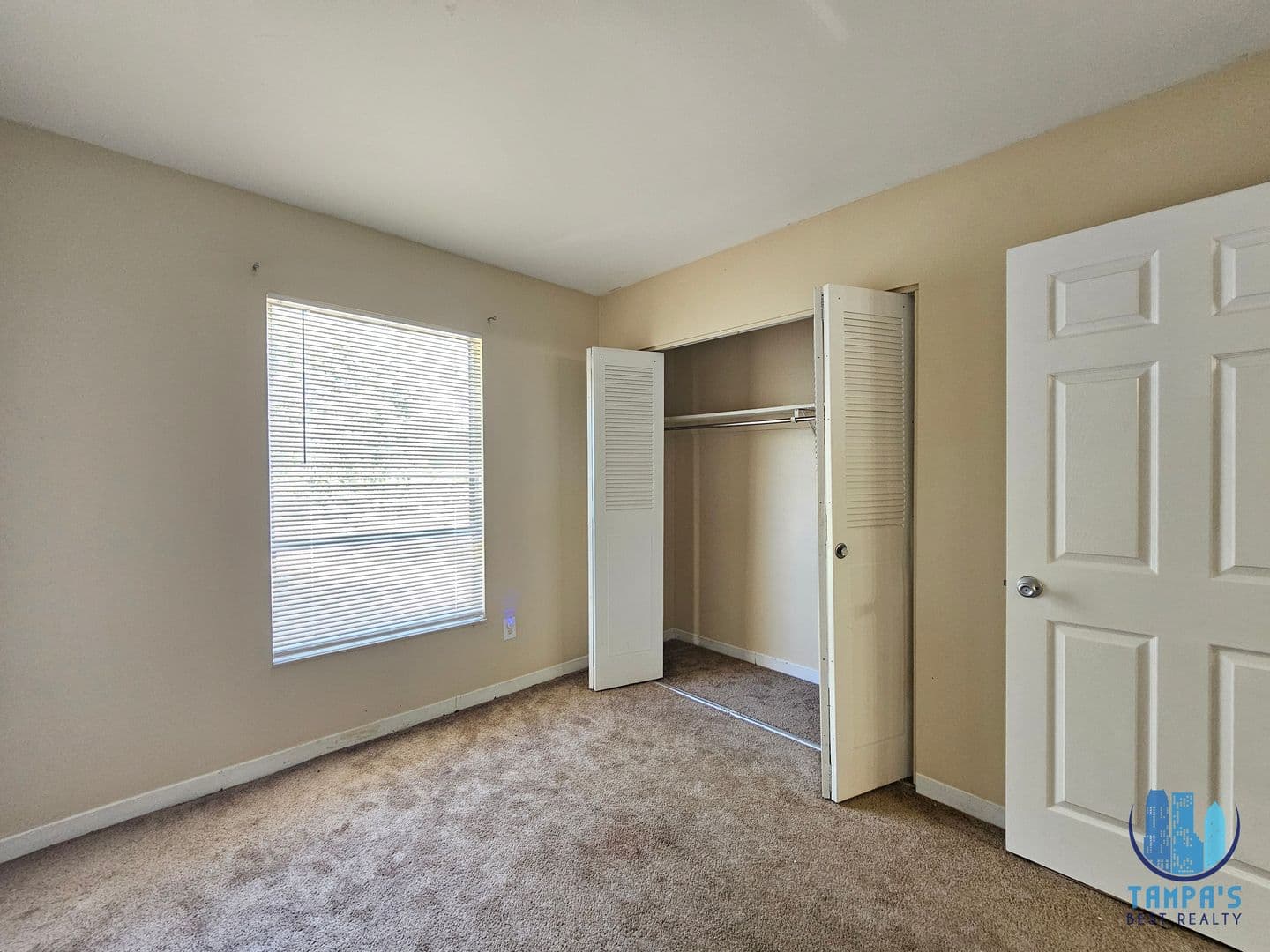 Tampa Apartment: 7602 W Powhatan Ave