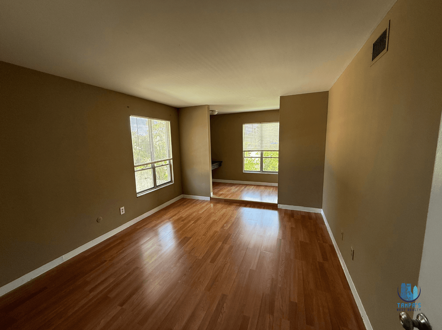 Tampa Apartment: 7610 W Powhatan Ave