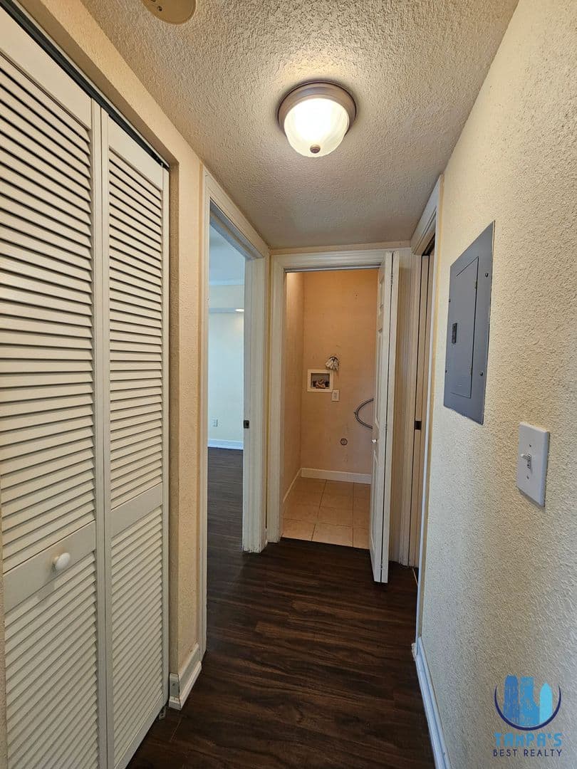Clearwater Apartment: 119 N Evergreen Ave