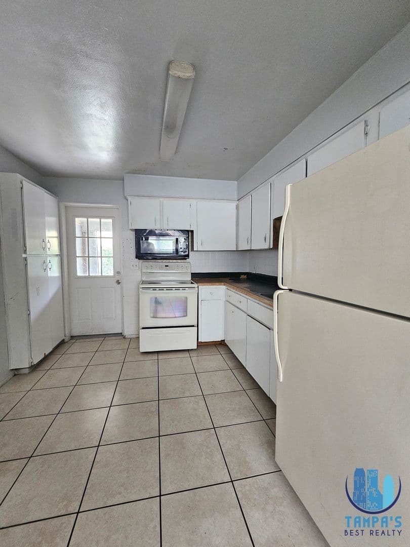 Lakeland House: 1212 W Marjorie St