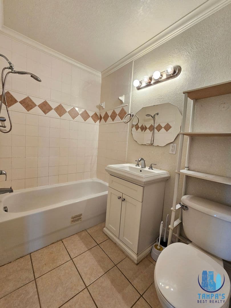 Clearwater Apartment: 119 N Evergreen Ave
