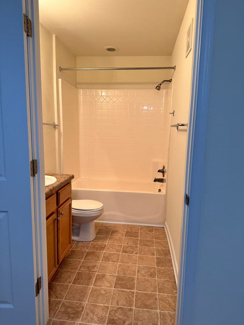 Newport News Apartment: 702 Bellow Way