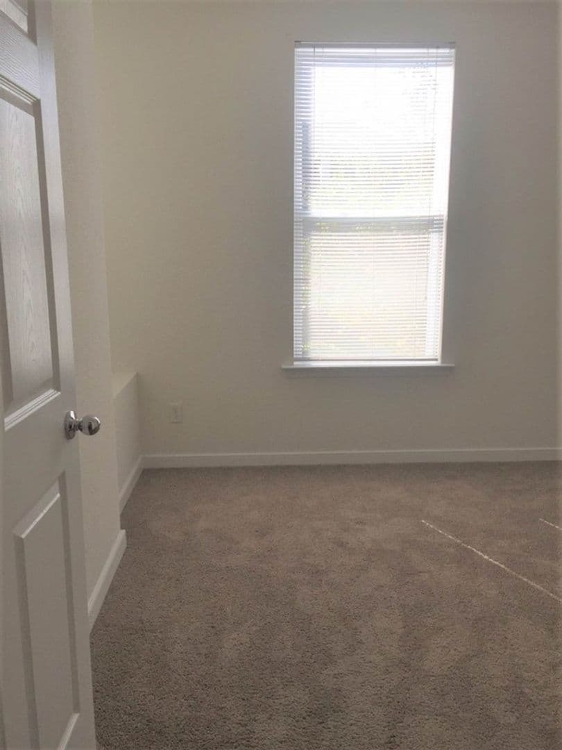 Newport News Apartment: 650 Stoney Creek Lane