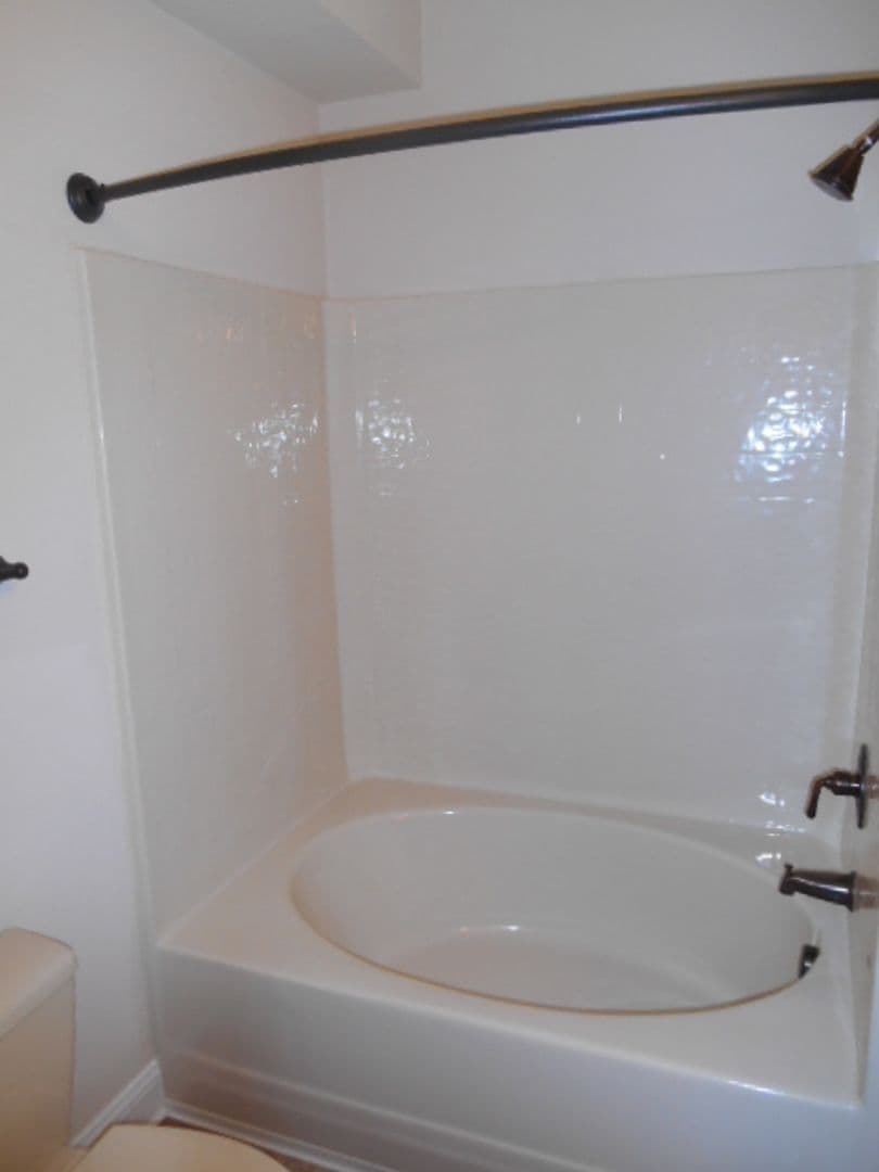 Hampton Apartment: 130 Semple Farm Road