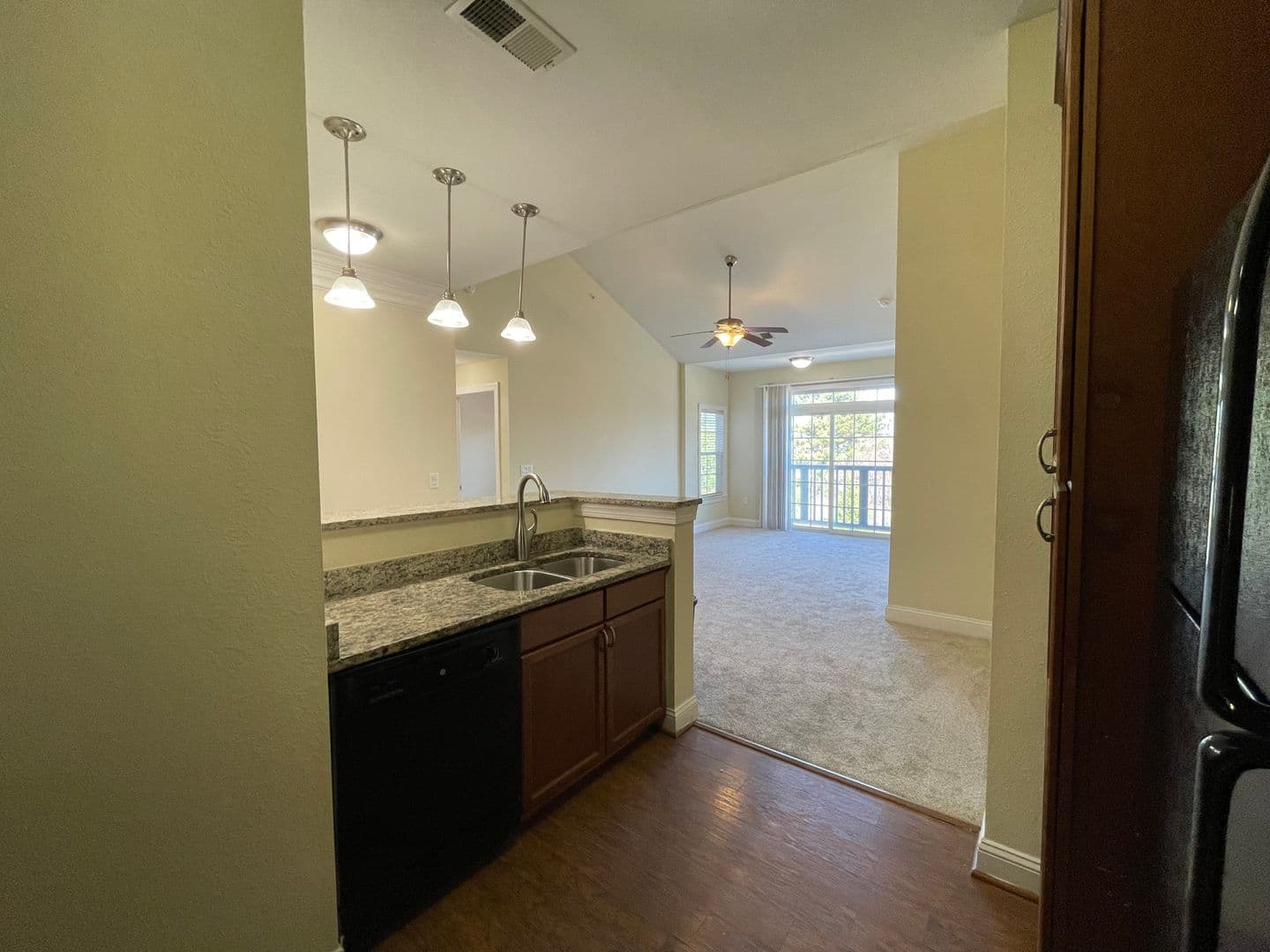 Virginia Beach Apartment: 4884 Travertine Ave