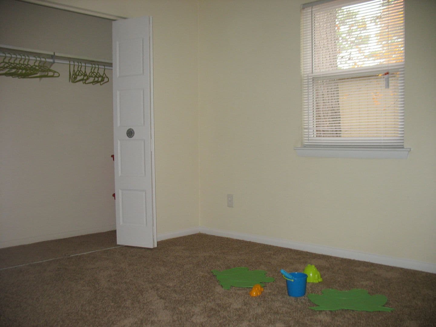 Virginia Beach Apartment: 2212 Vantage Point