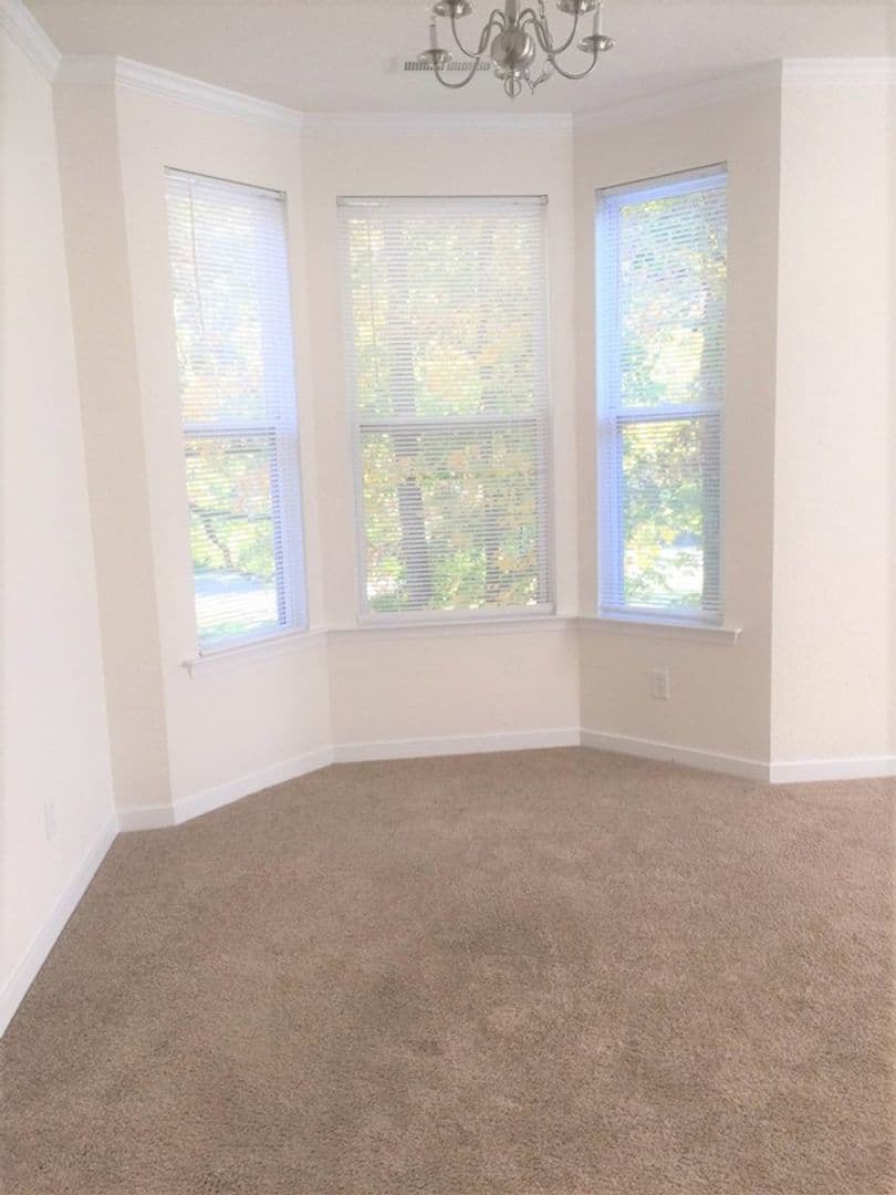 Newport News Apartment: 650 Stoney Creek Lane