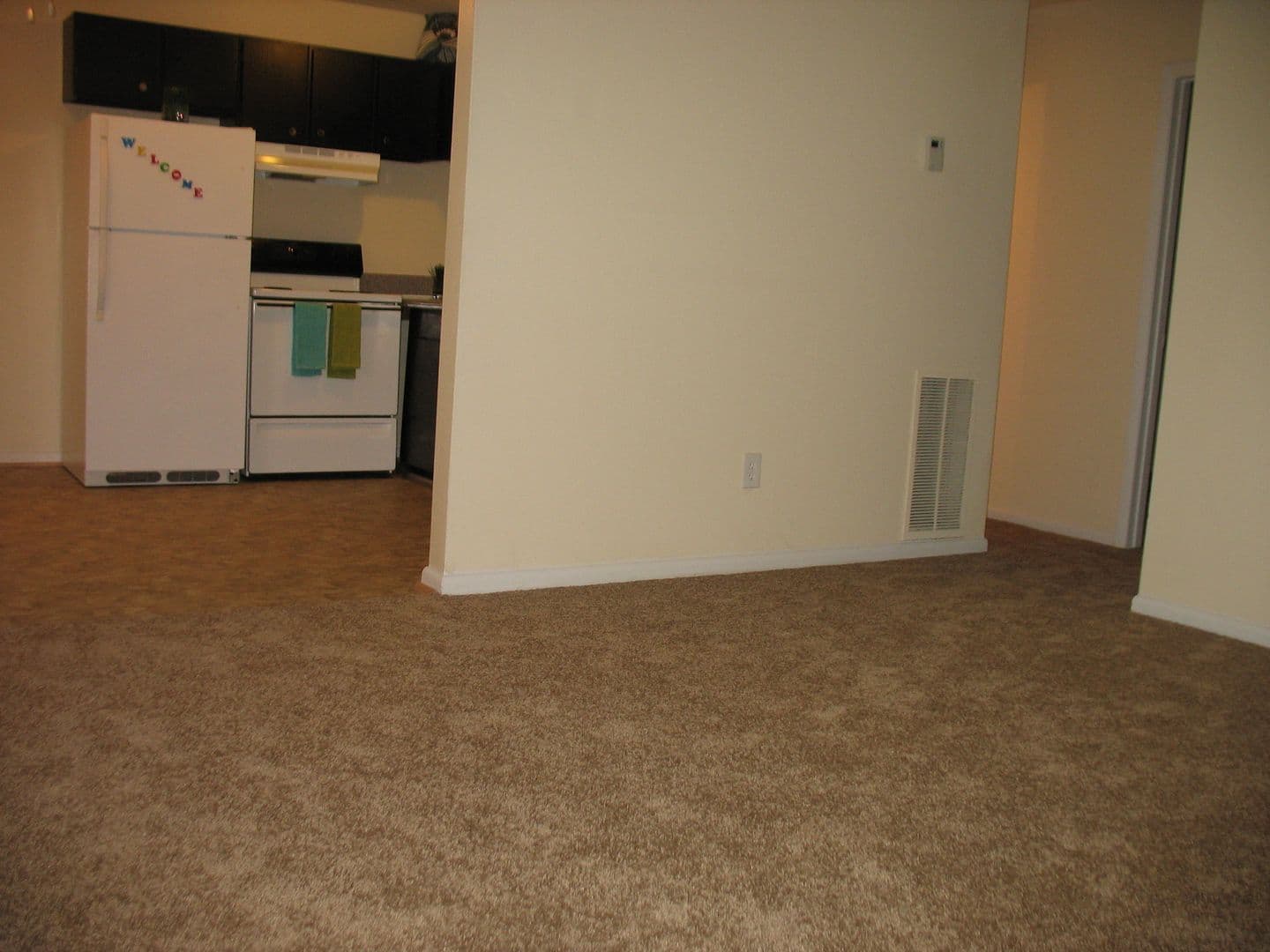 Virginia Beach Apartment: 2212 Vantage Point